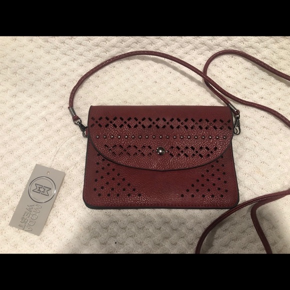 Burgundy purse - Picture 2 of 4